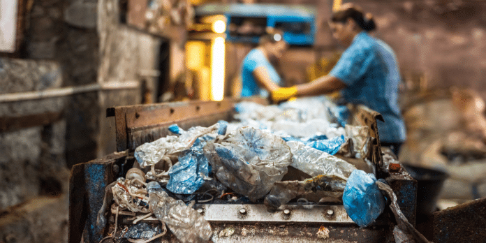 Plastica riciclata nel cleaning professionale sostenibilità o greenwashing