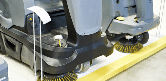 La robotica e la crisi di manodopera rimodellano la pulizia professionale, aiutando le piccole imprese